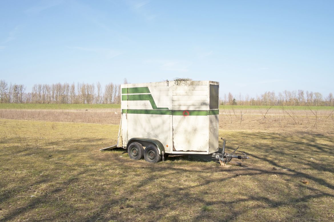 018 Schaftrailer in der Feldflur nahe Römerberg